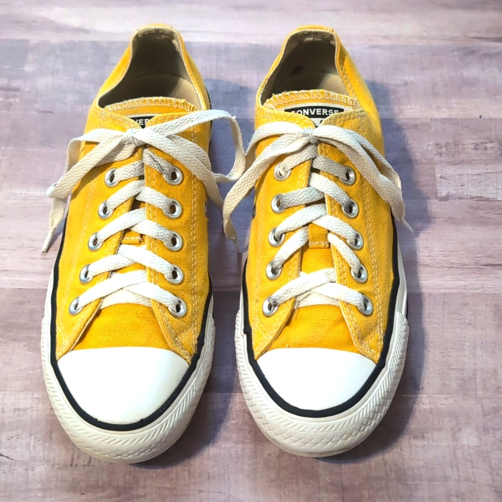 Low Top Converse Mens 5/Women's 7